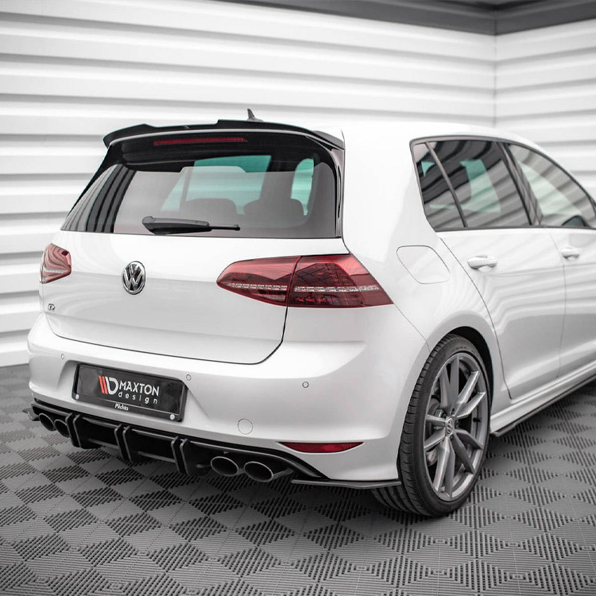 Maxton Design Volkswagen Golf R Street Pro Rear Diffuser In Black (Mk7)