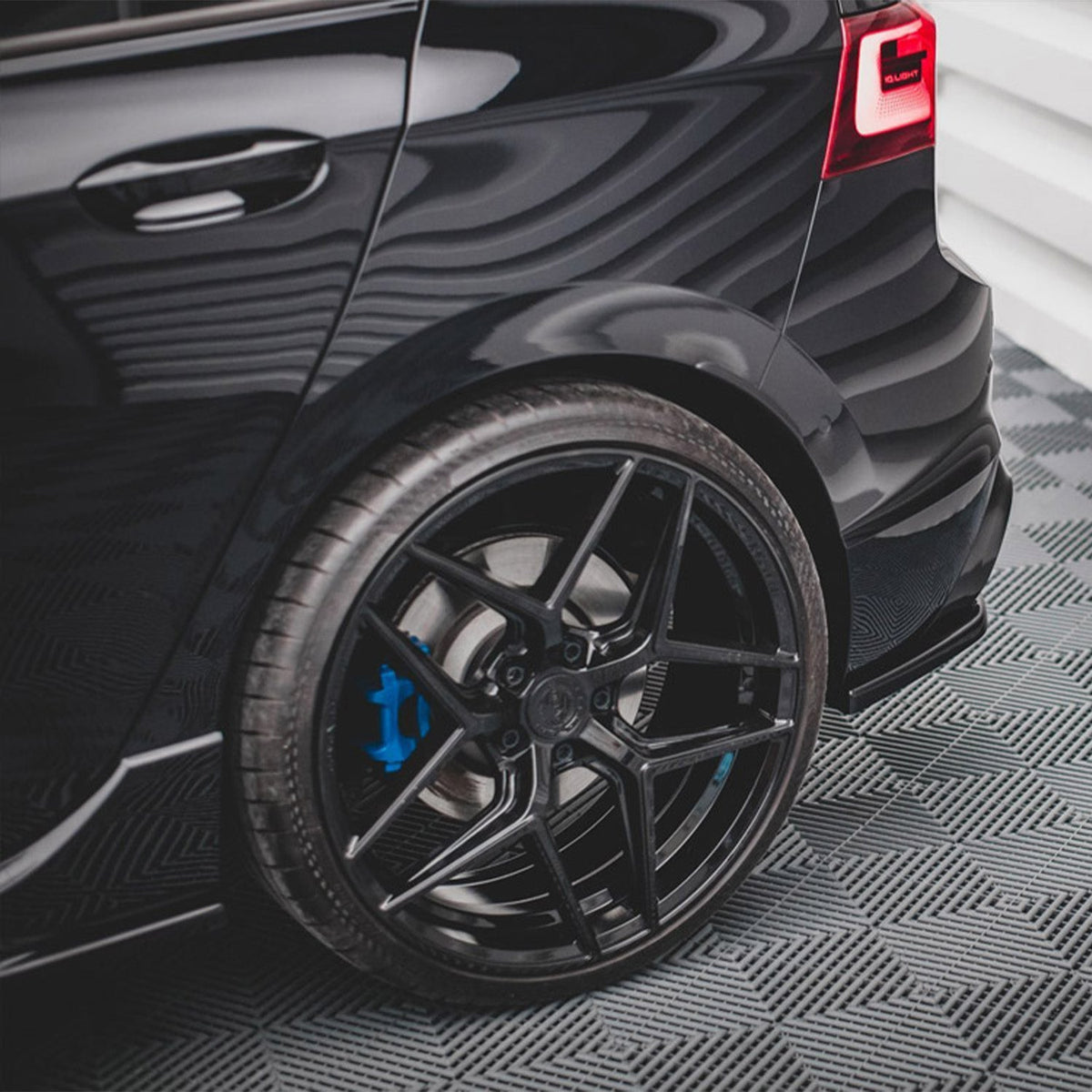 Maxton Design Volkswagen Golf R V1 Rear Side Splitters In Gloss Black (Mk8)