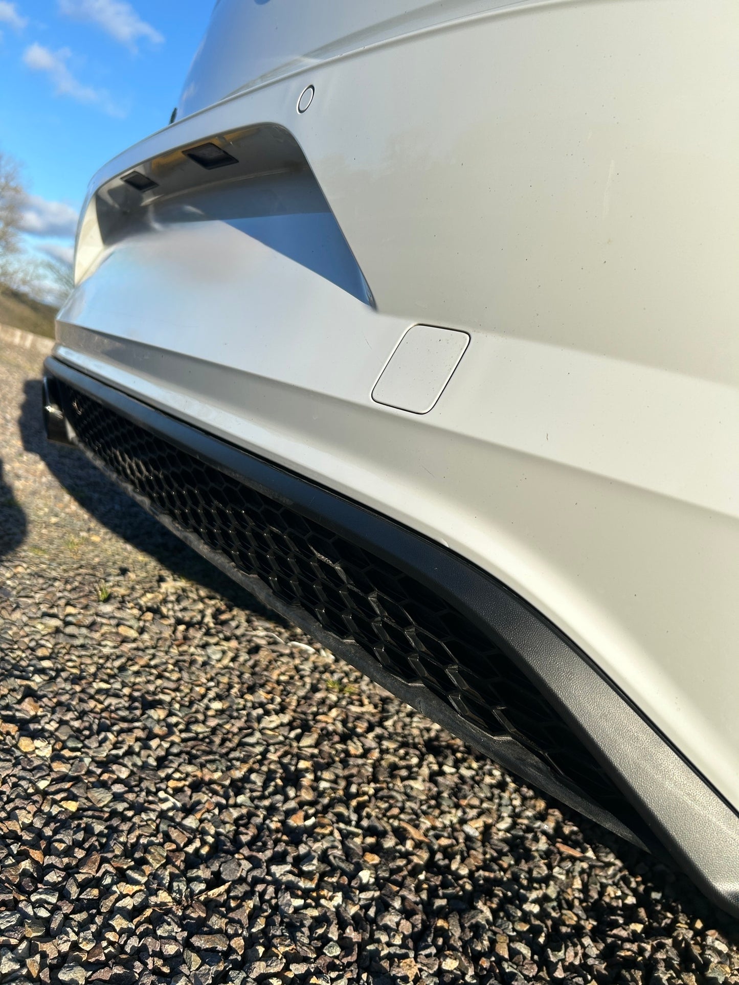 Genuine Volkswagen Honeycomb Rear Diffuser for Volkswagen Polo Mk6 GTI / R-Line / Standard (2018–2021) - Required Automotive