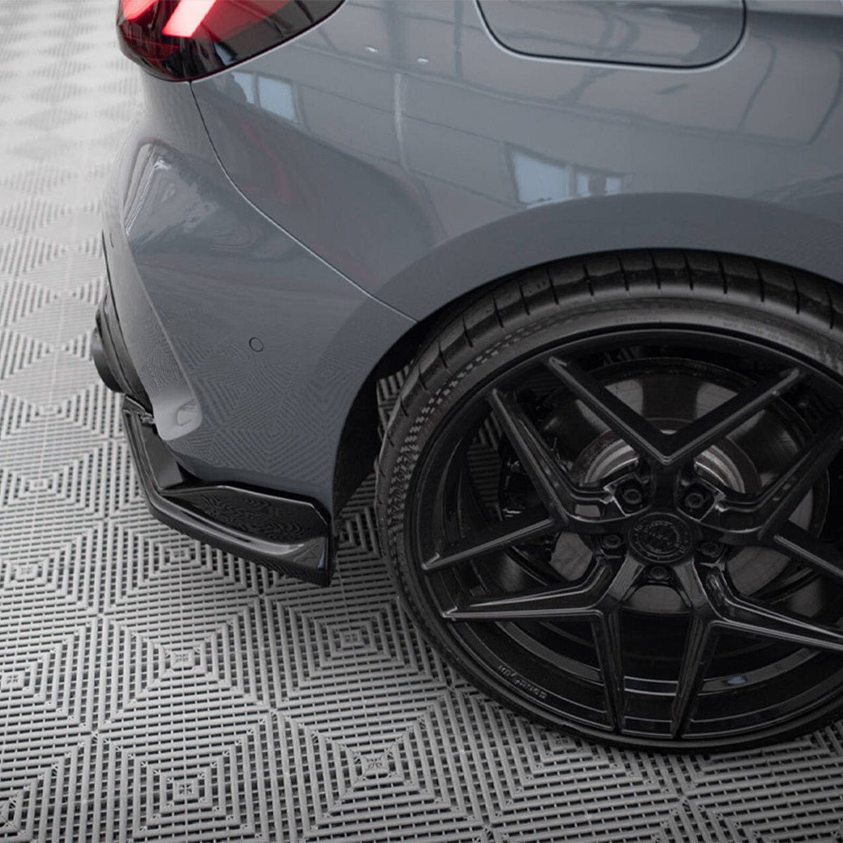 Maxton Design BMW M135i/1 Series M Sport V4 Rear Side Splitters In Gloss Black (F40)