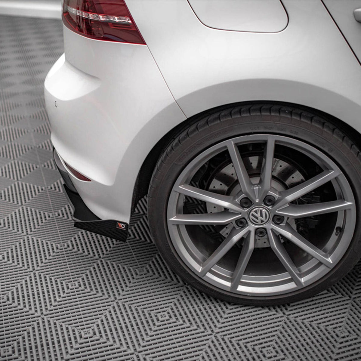 Maxton Design Volkswagen Golf R Street Pro Rear Side Splitters In Black With Flaps (Mk7)